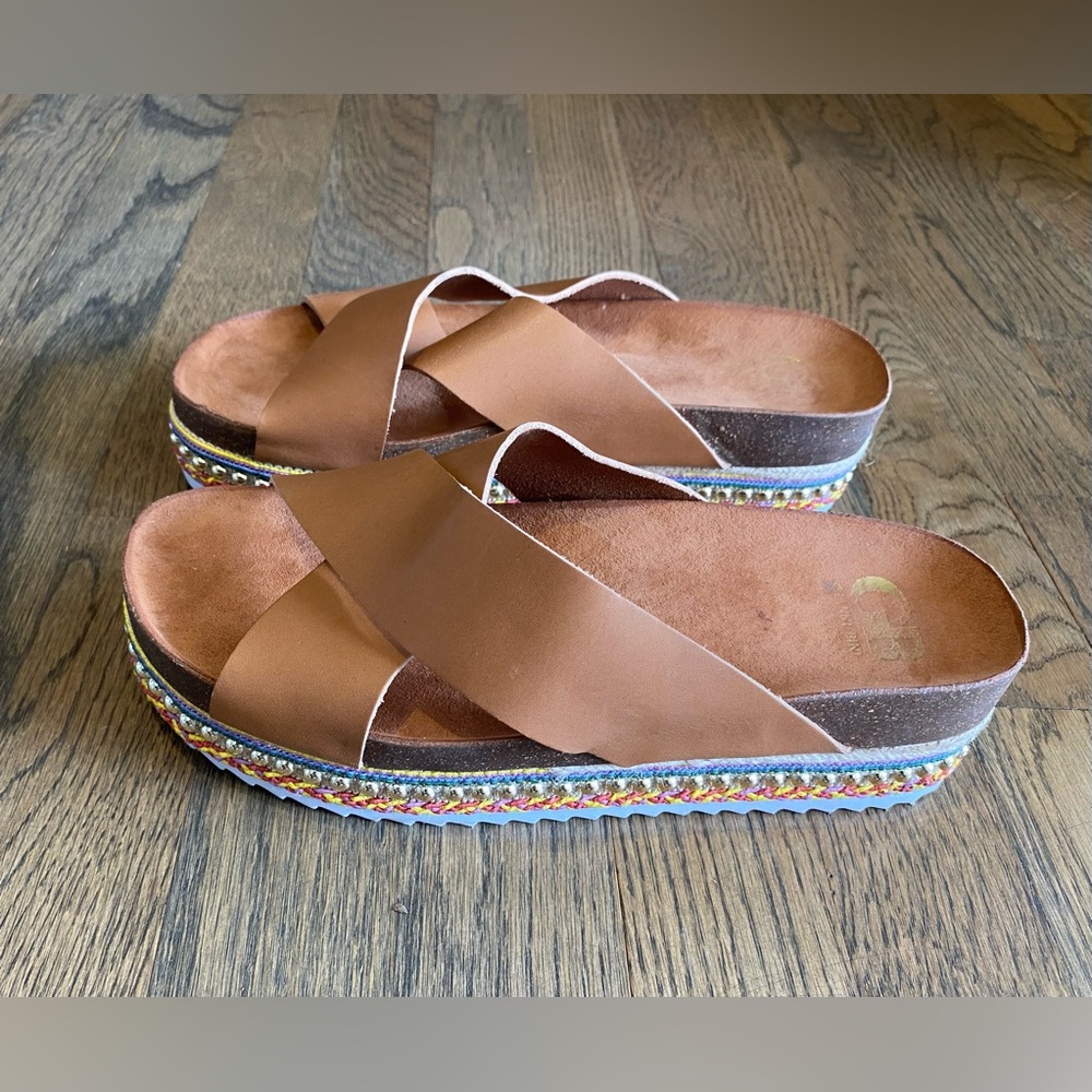 GIANI BINI | “Nailed It” embellished leather sandal slide. Size 7.